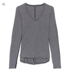 Lululemon Yogini Year Long Sleeve Shirt black grey stripe Size 8